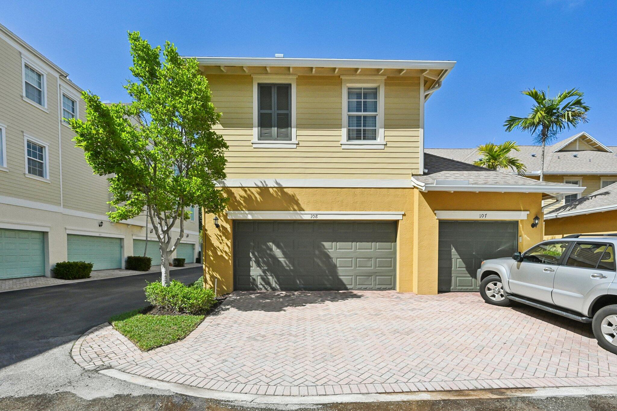 110 E Pigeon Plum Drive