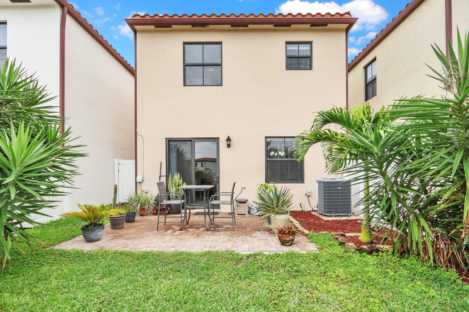 3010 King Palm Way