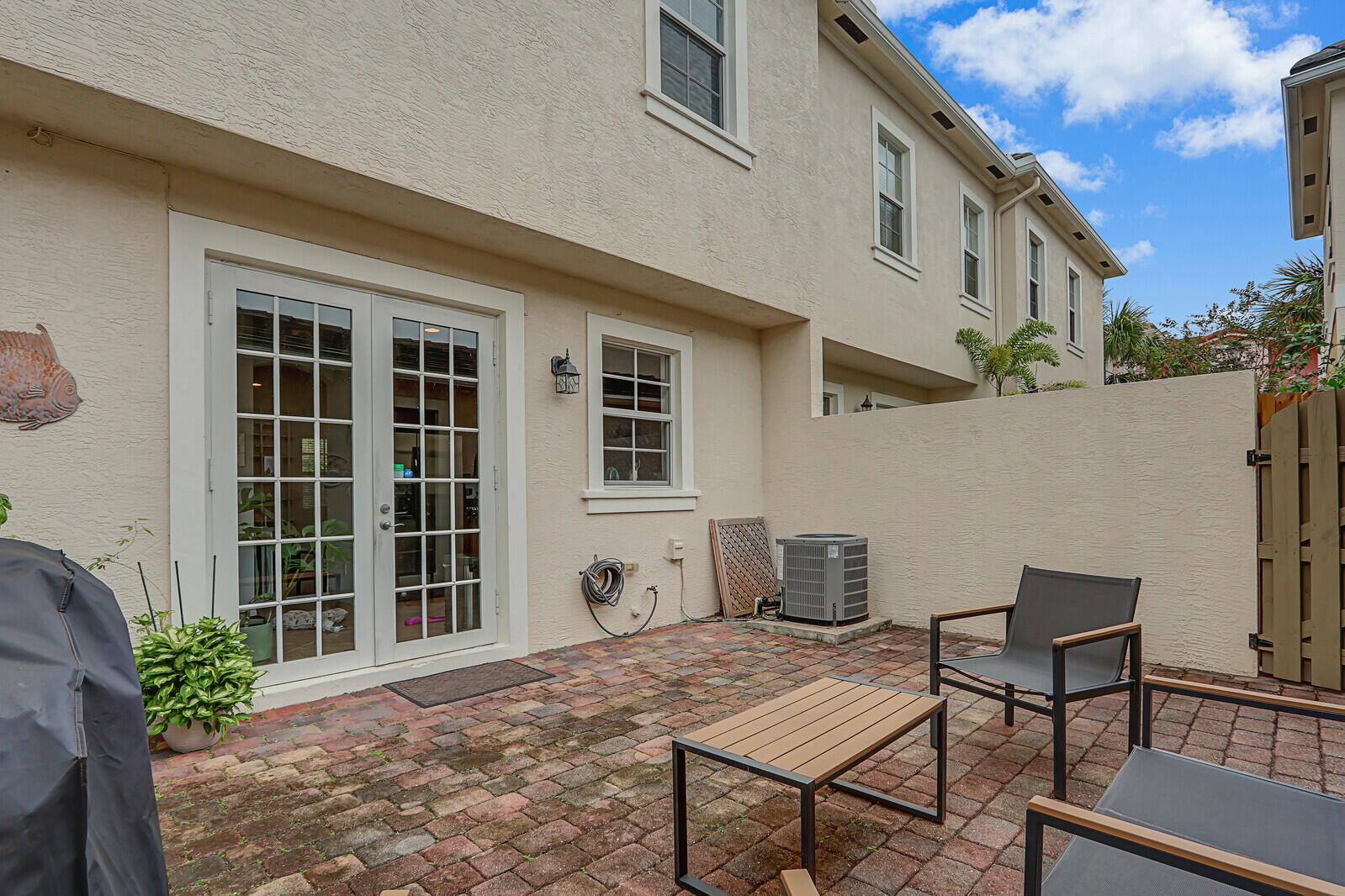 709 Dakota Drive