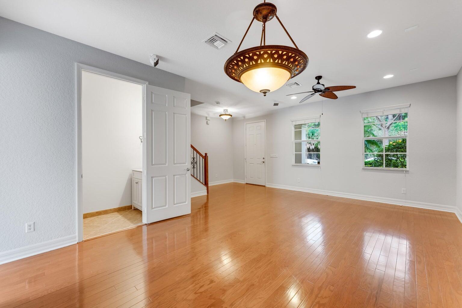 709 Dakota Drive