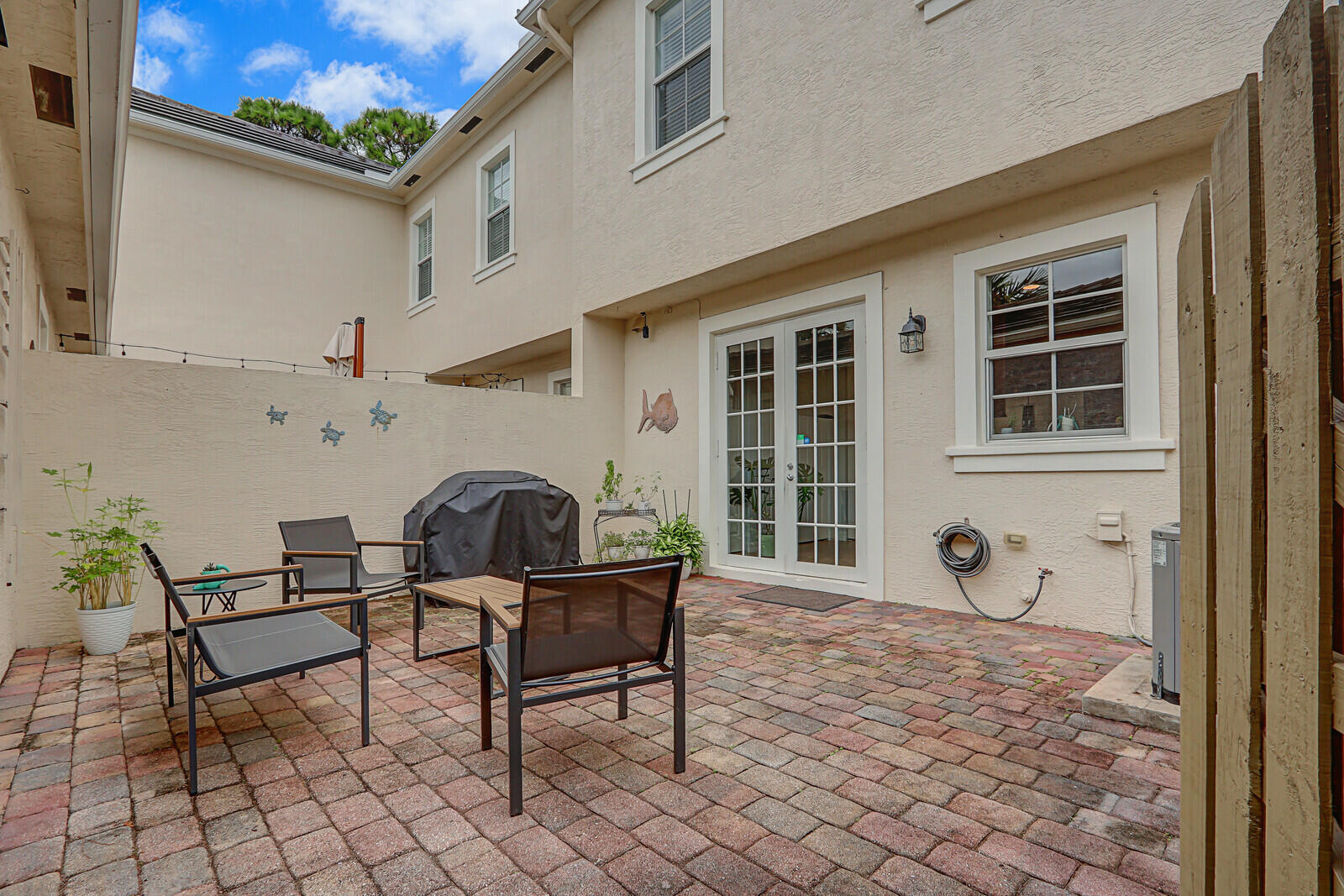 709 Dakota Drive