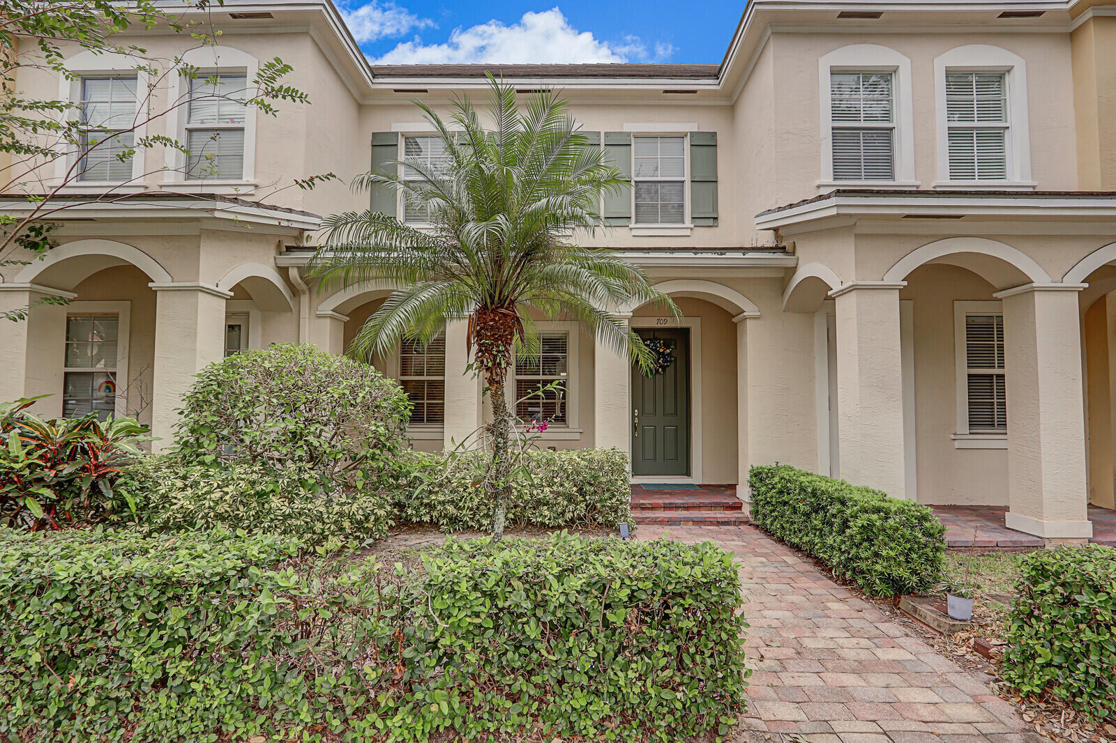 709 Dakota Drive