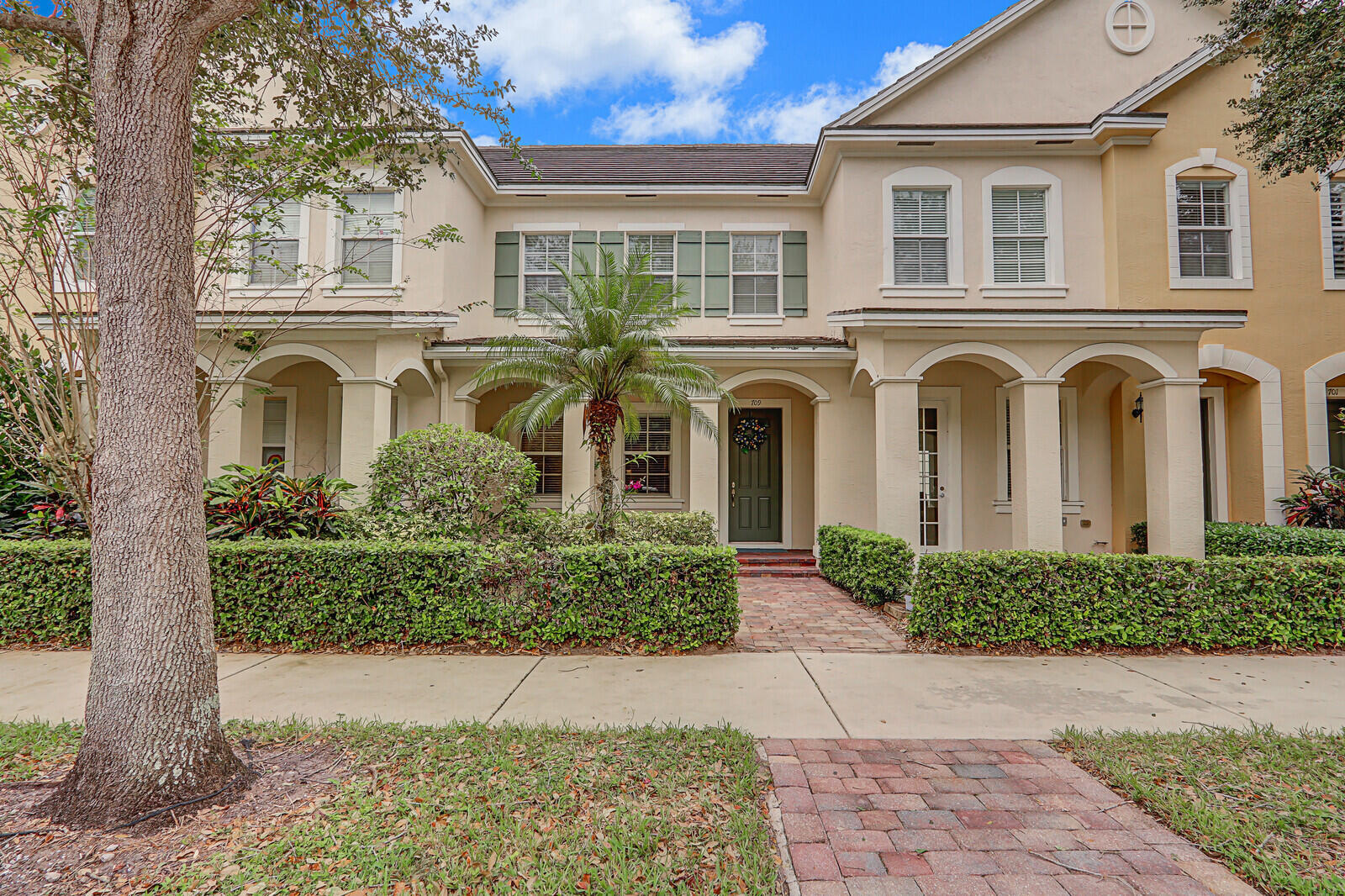 709 Dakota Drive