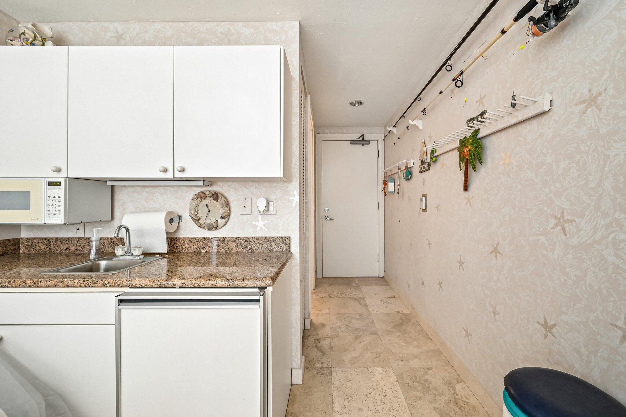 800 Ocean Drive 1105