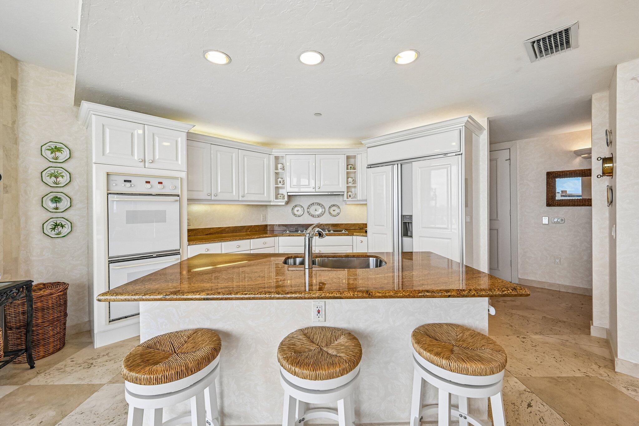 800 Ocean Drive 1105