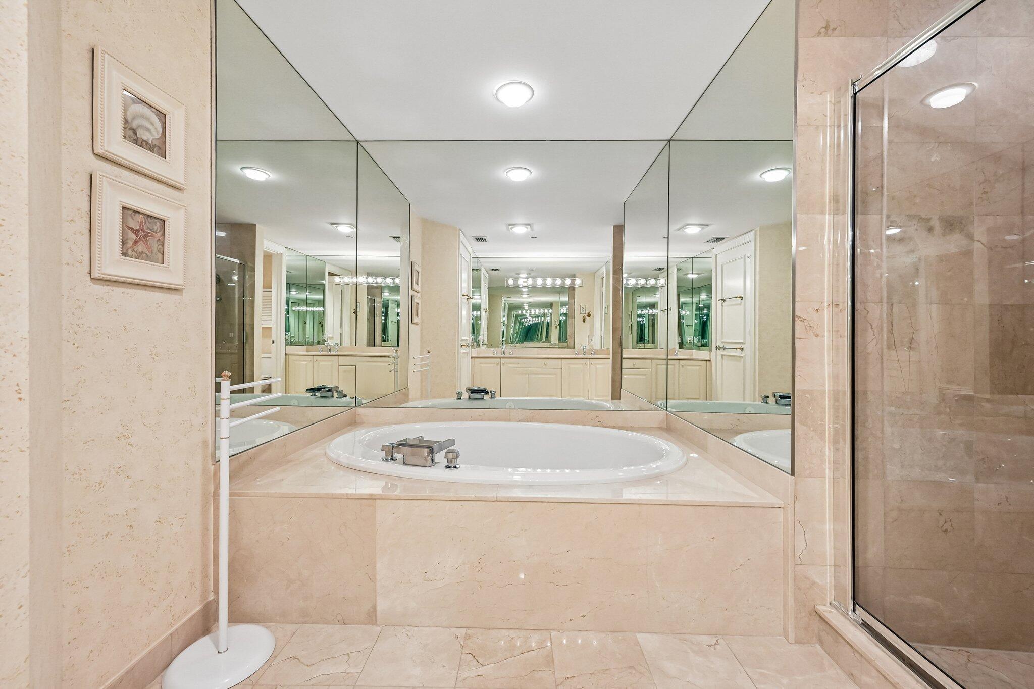 800 Ocean Drive 1105