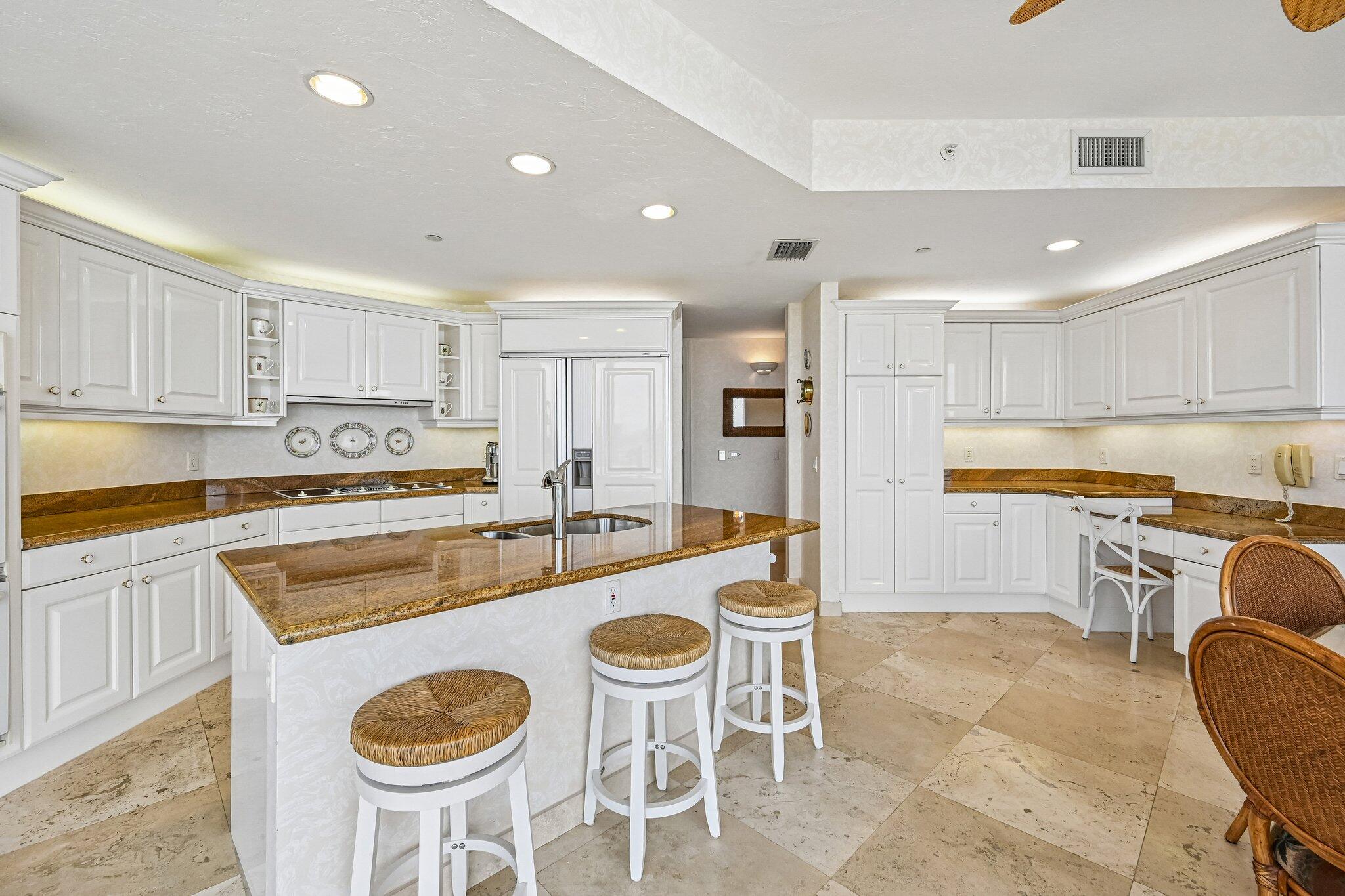 800 Ocean Drive 1105