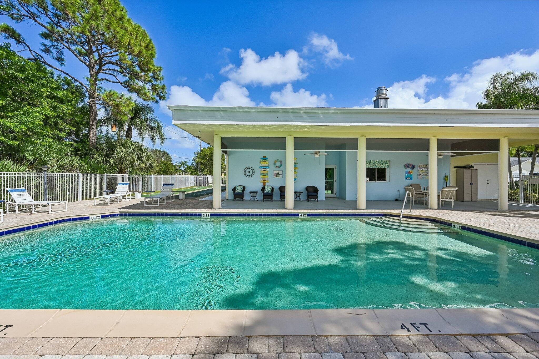 10843 SE SEA PINES Circle