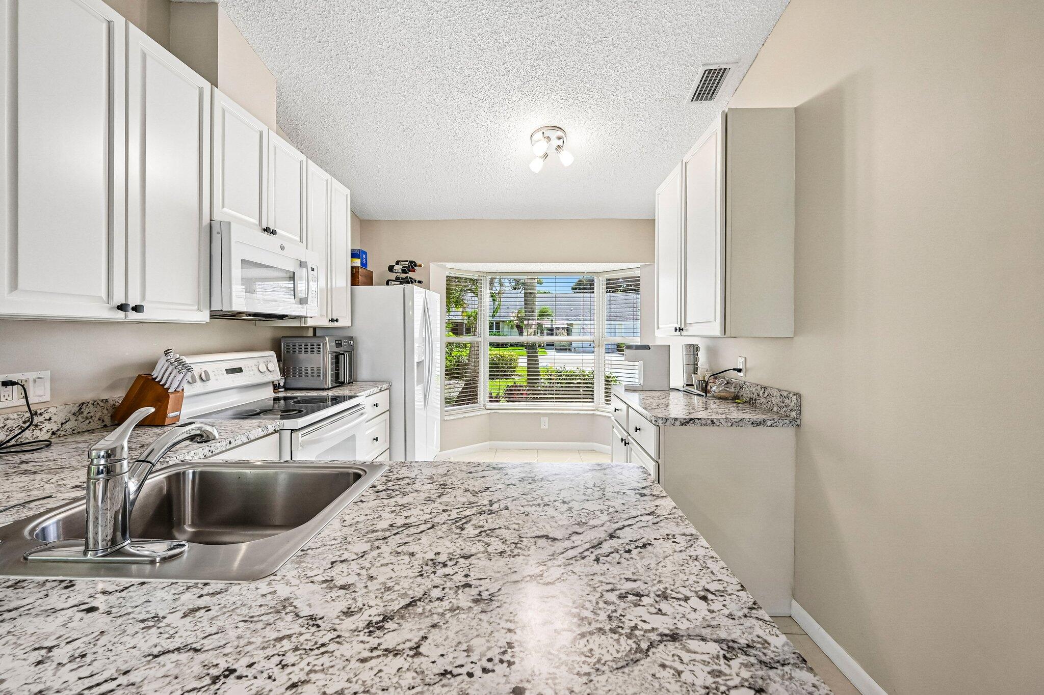 10843 SE SEA PINES Circle