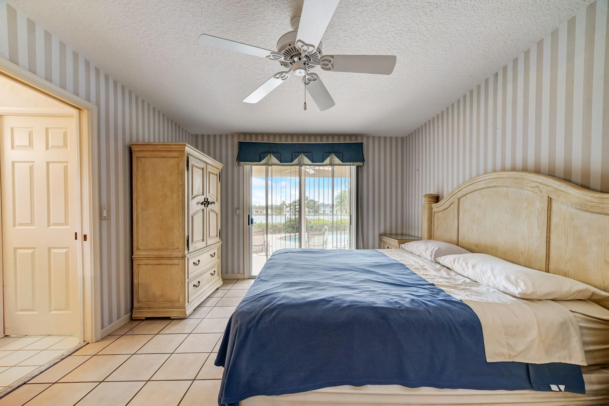 18761 SE River Ridge Road