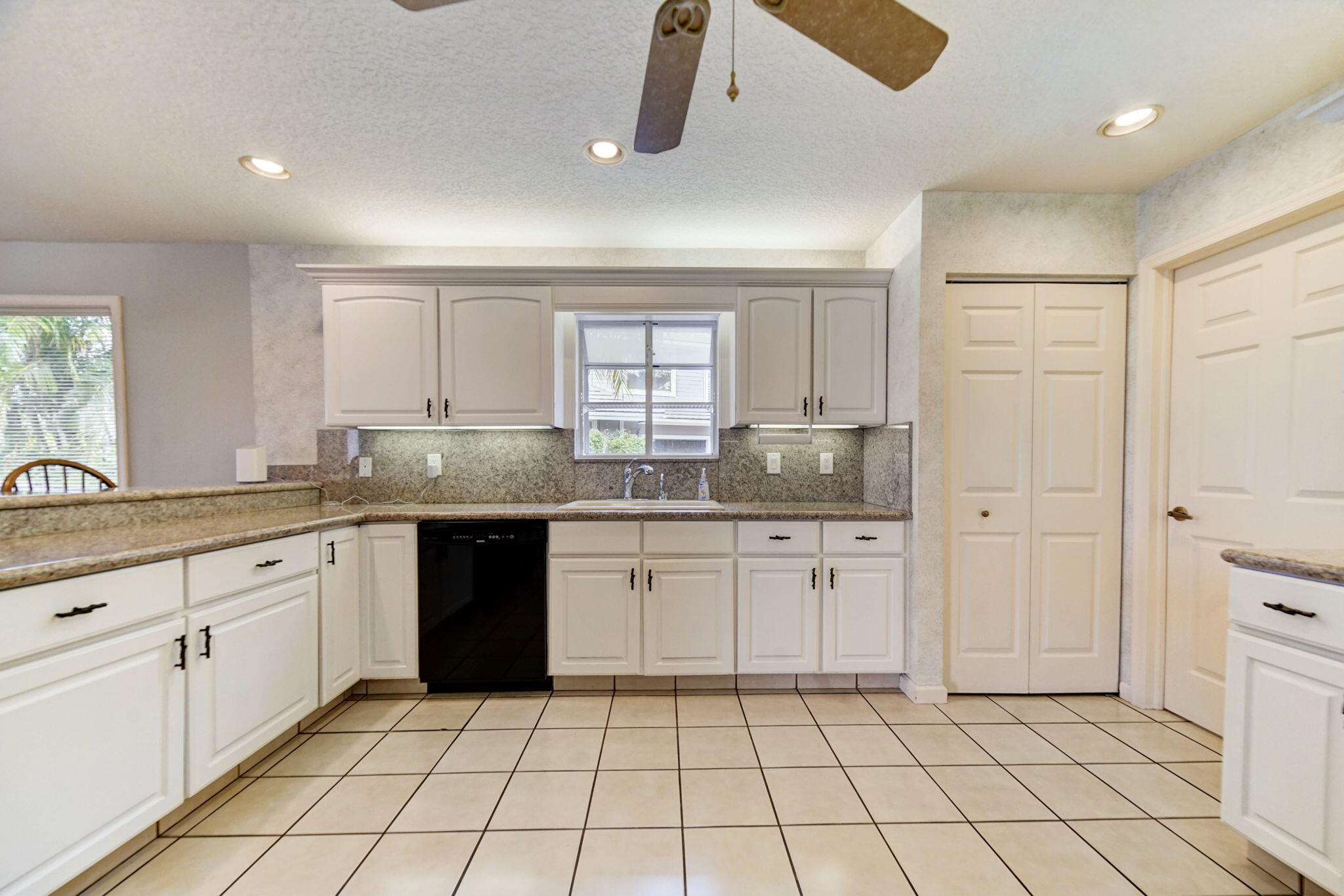 18761 SE River Ridge Road