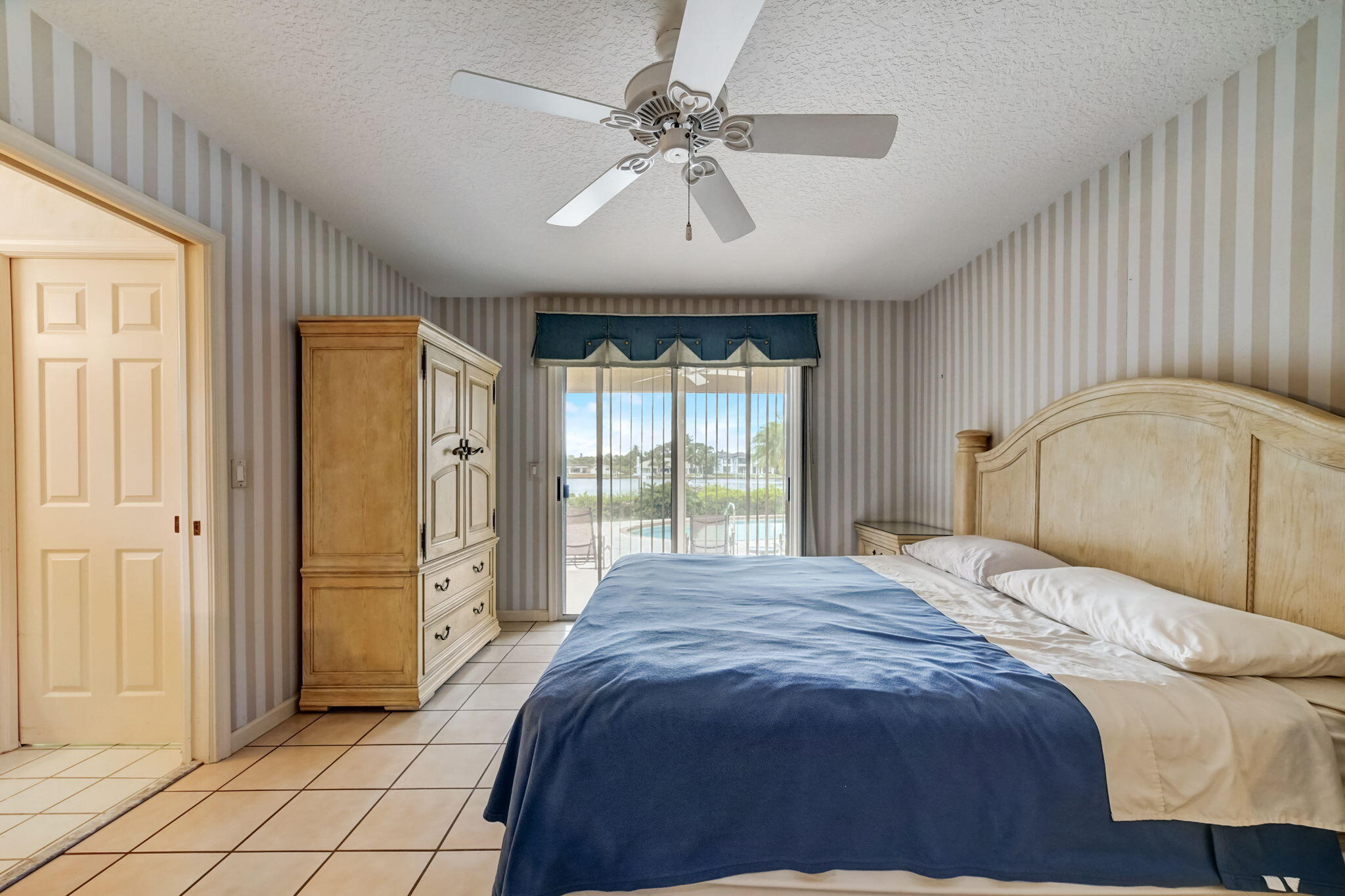 18761 SE River Ridge Road