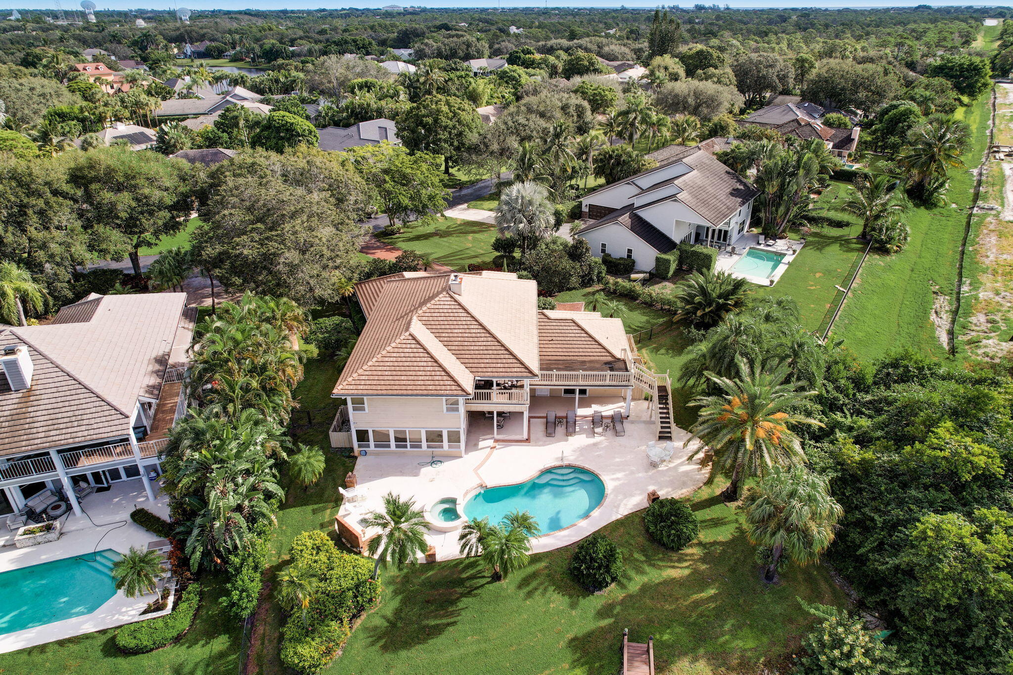 18761 SE River Ridge Road