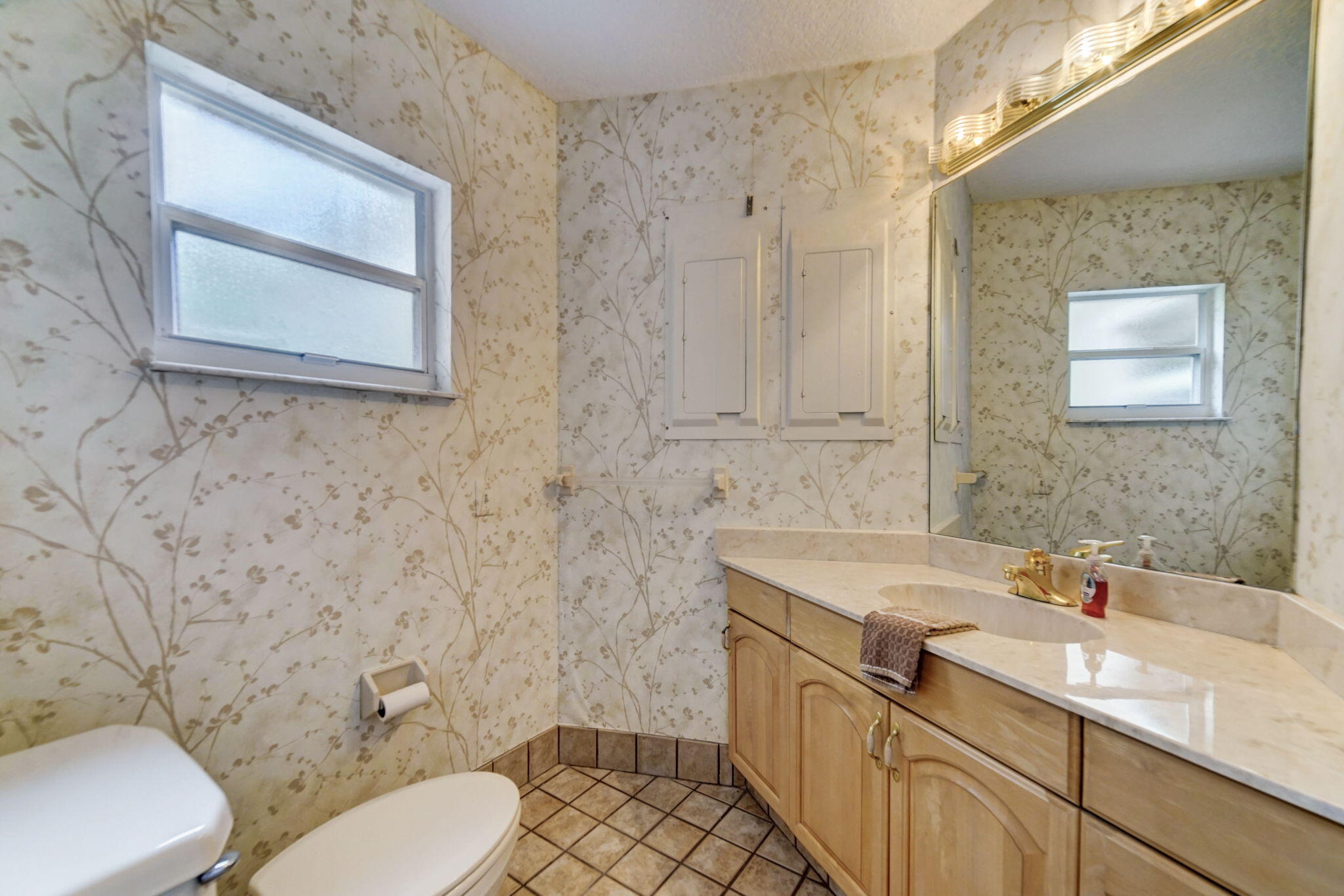 18761 SE River Ridge Road