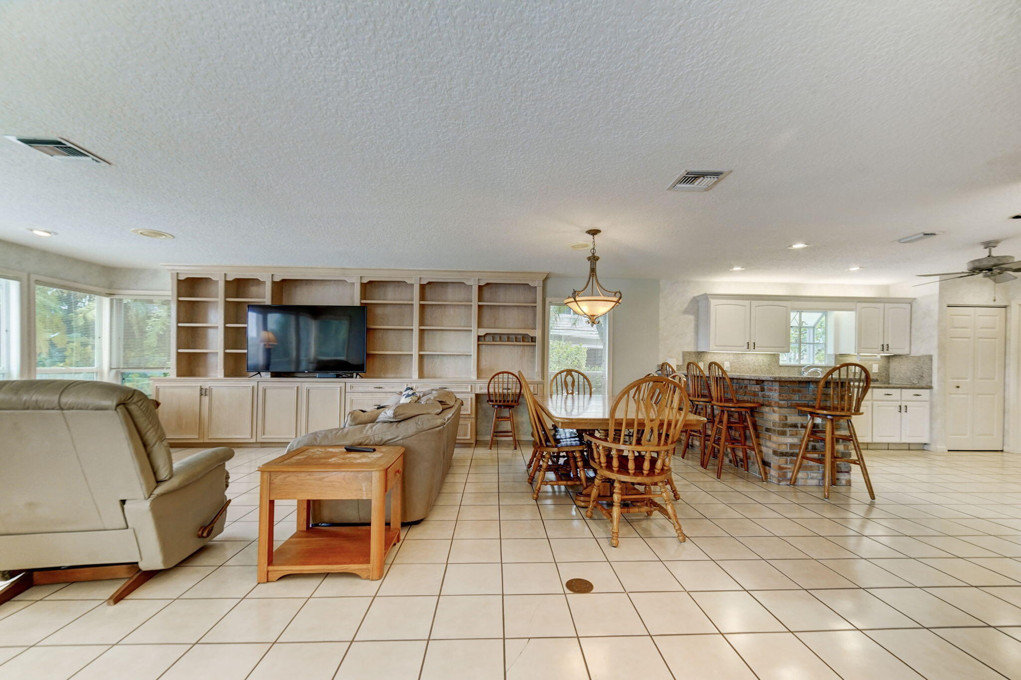 18761 SE River Ridge Road