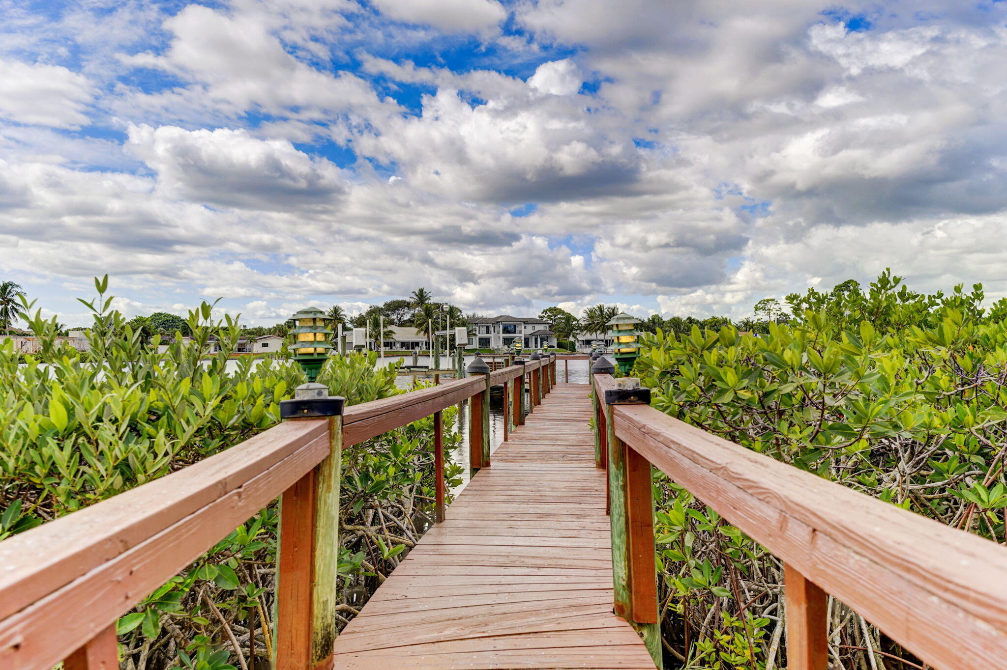 18761 SE River Ridge Road