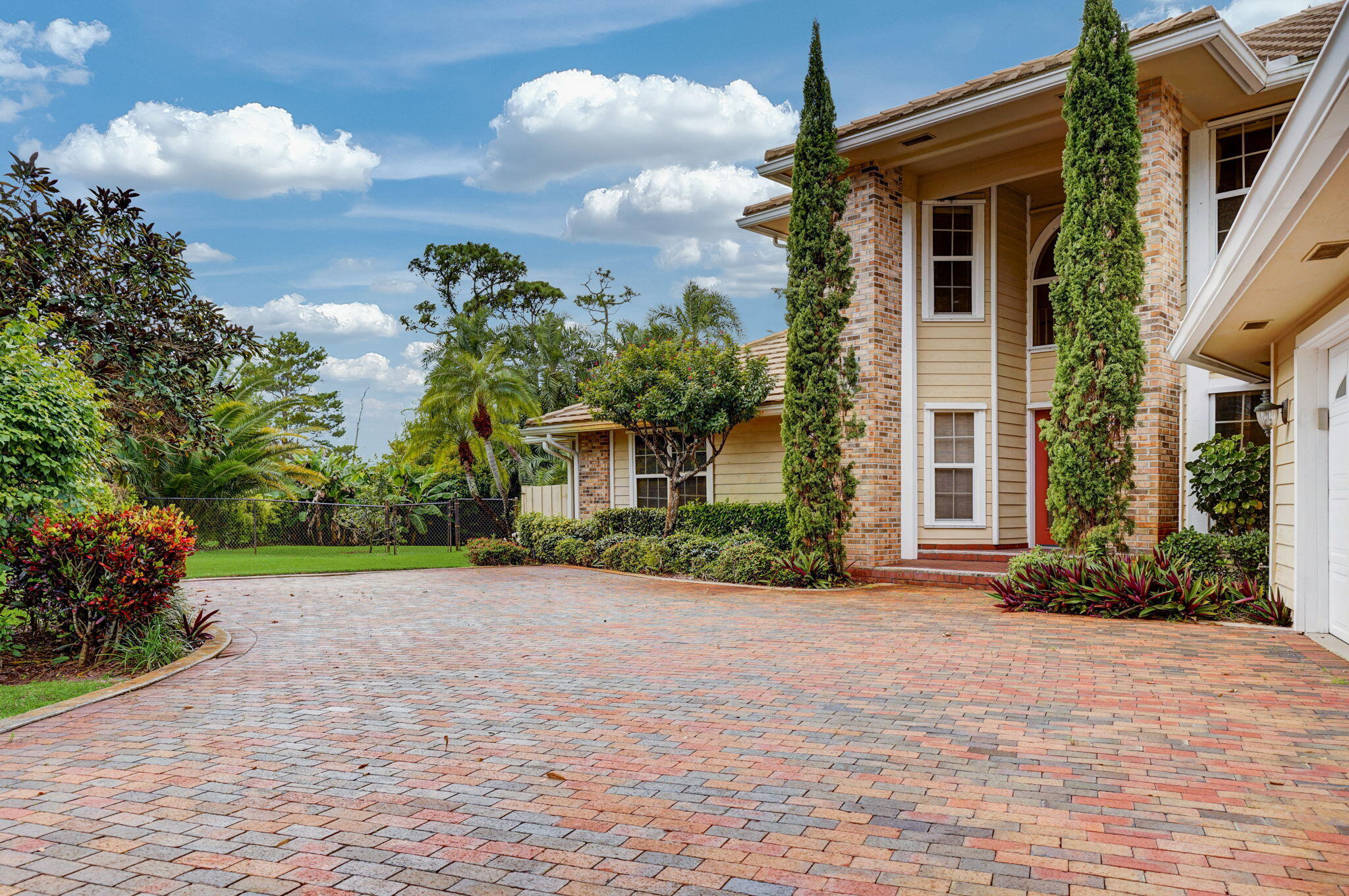 18761 SE River Ridge Road