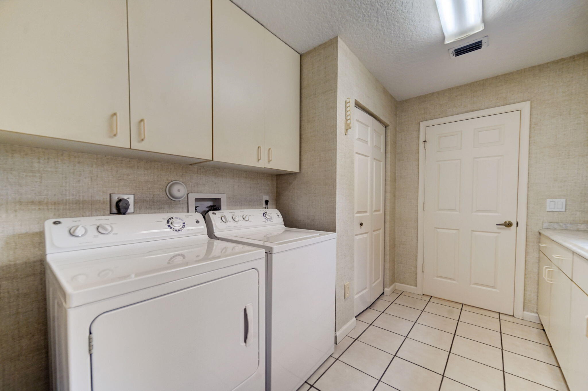 18761 SE River Ridge Road