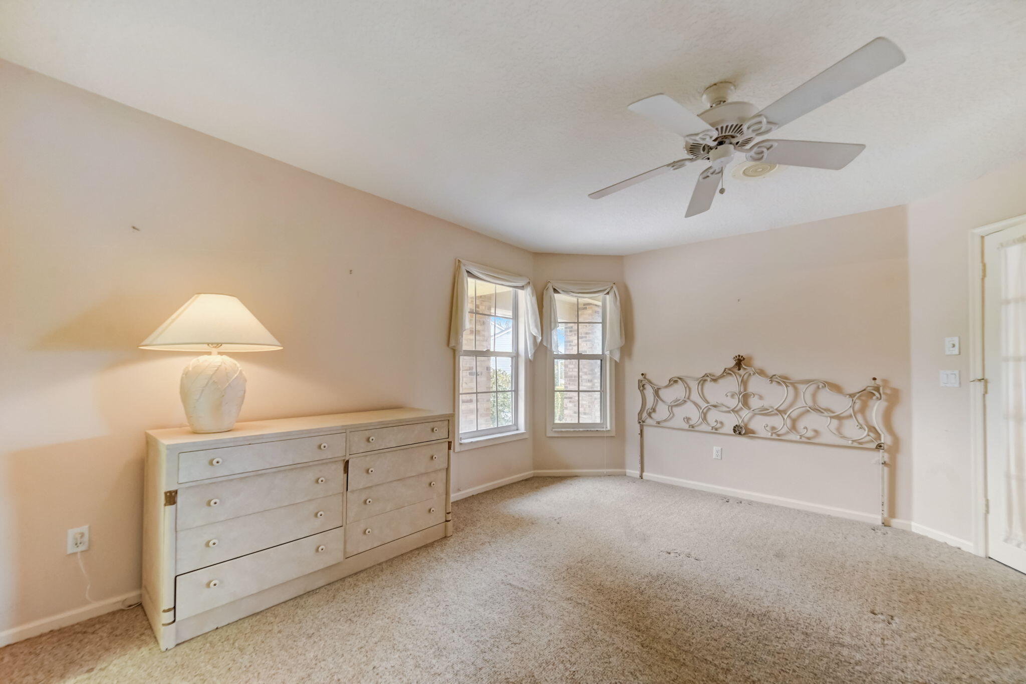 18761 SE River Ridge Road