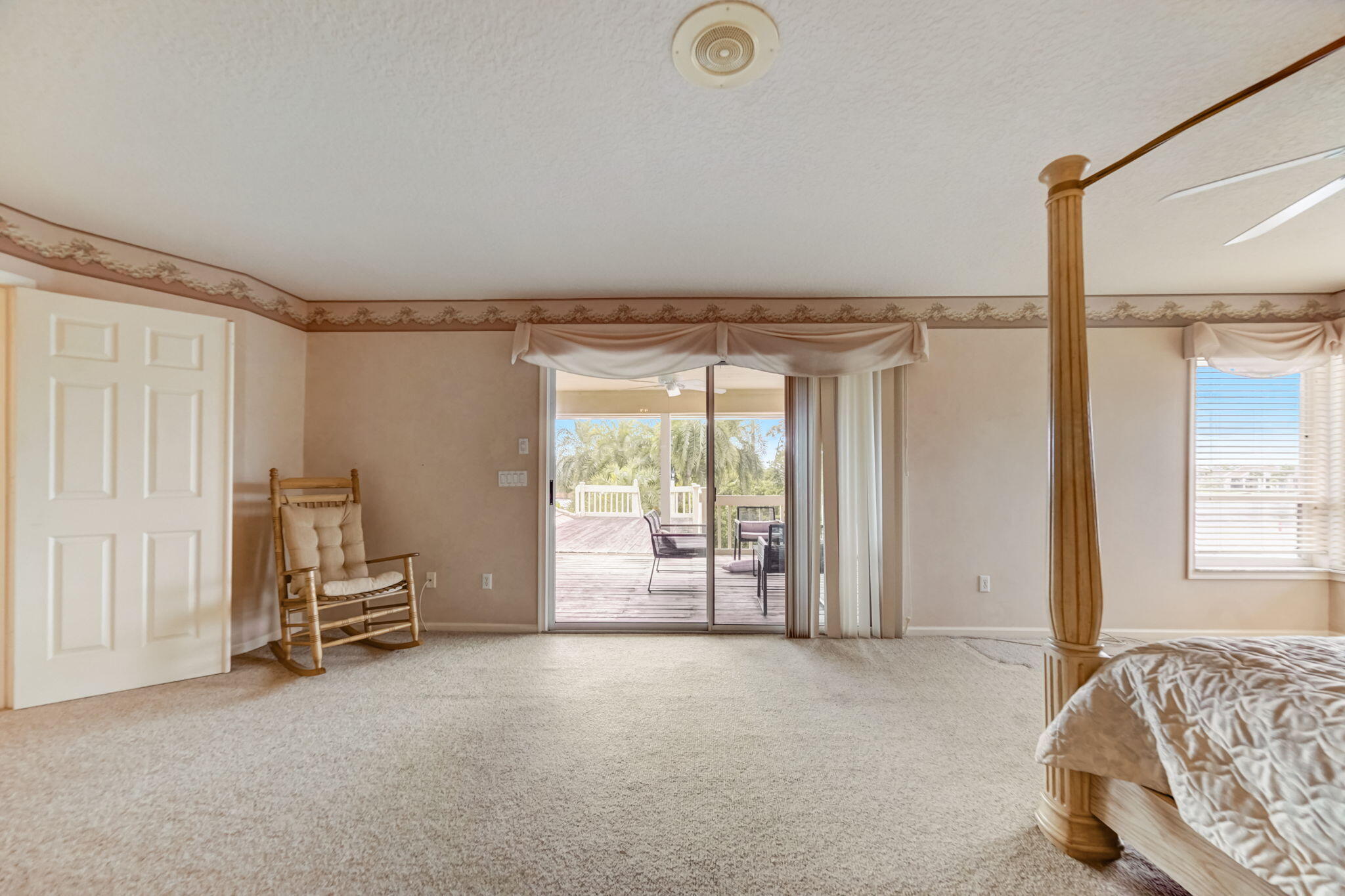 18761 SE River Ridge Road