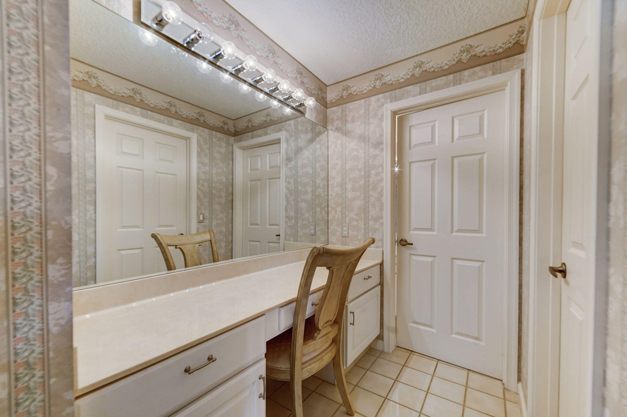 18761 SE River Ridge Road