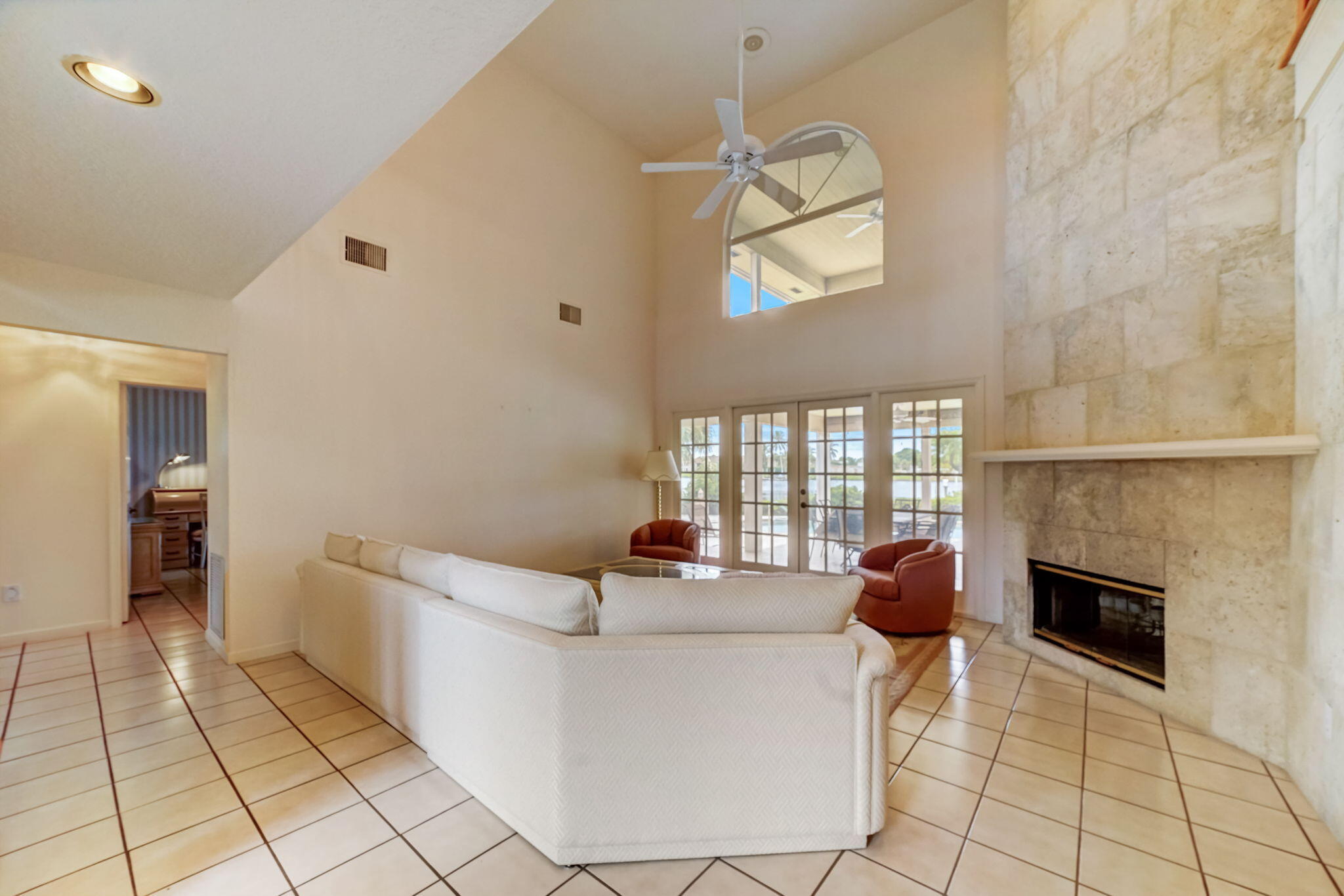 18761 SE River Ridge Road