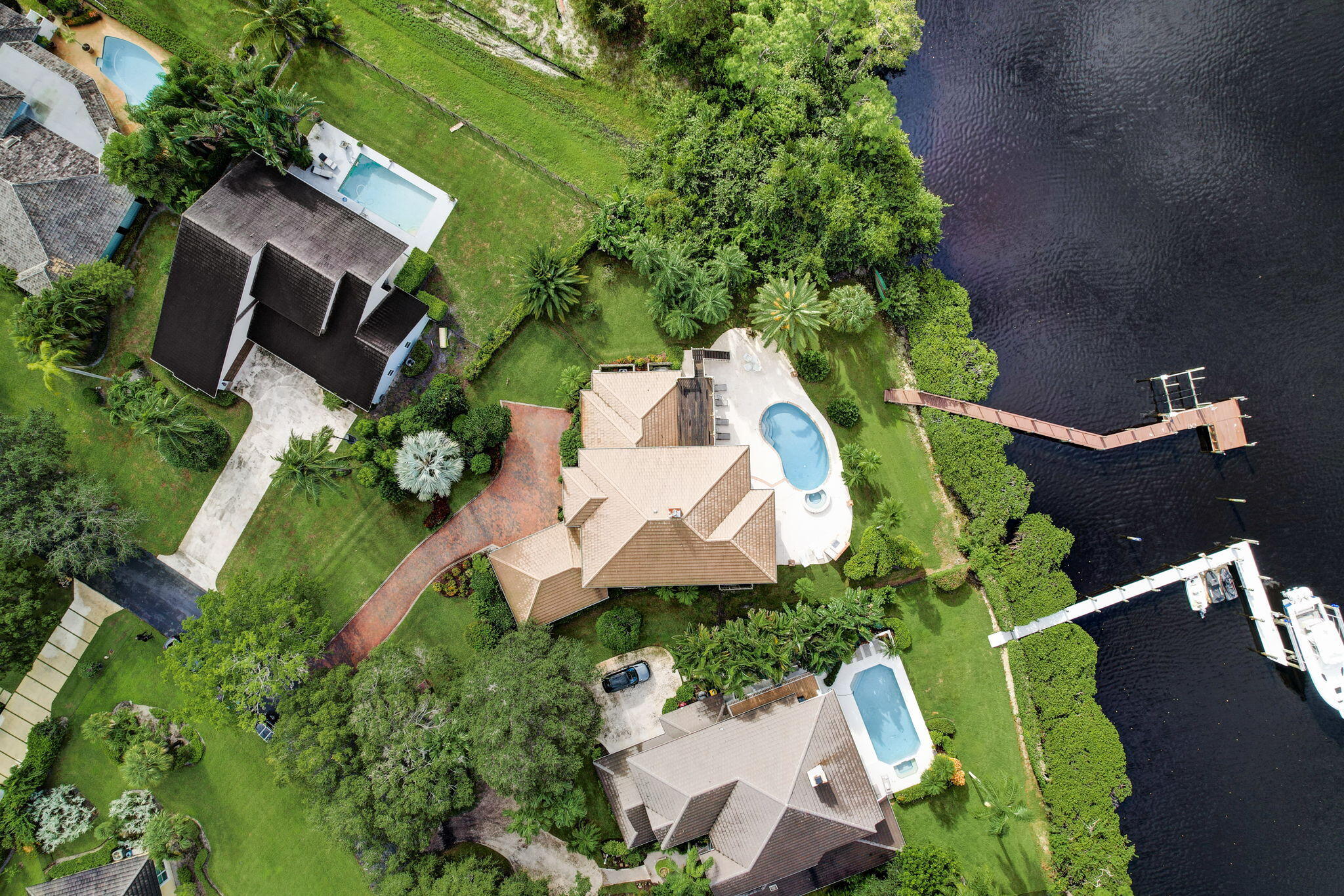 18761 SE River Ridge Road