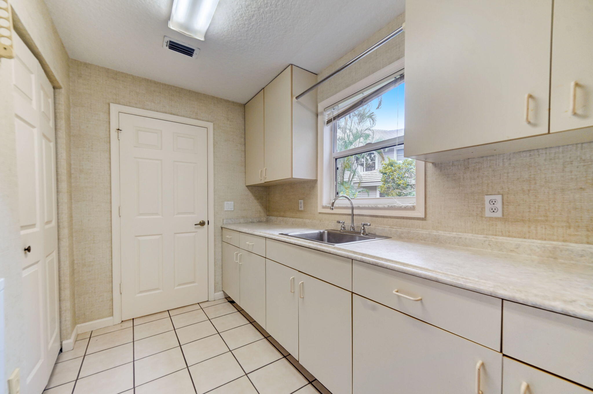 18761 SE River Ridge Road