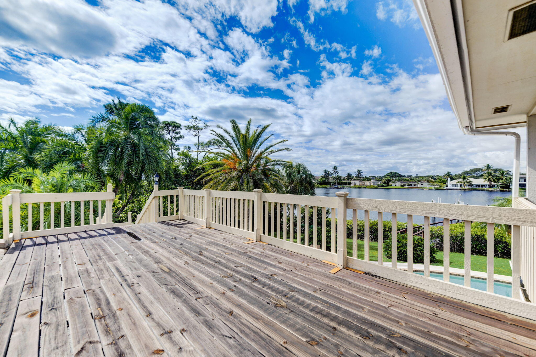 18761 SE River Ridge Road