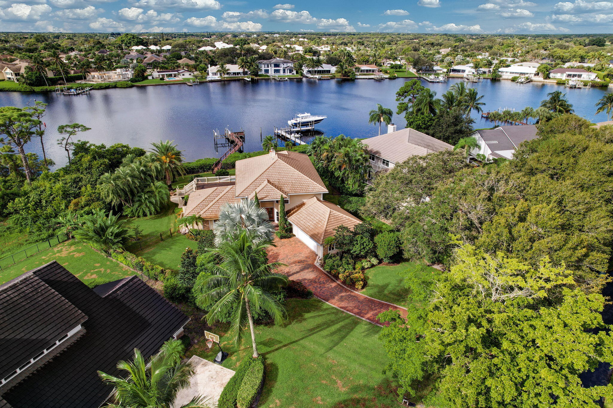 18761 SE River Ridge Road