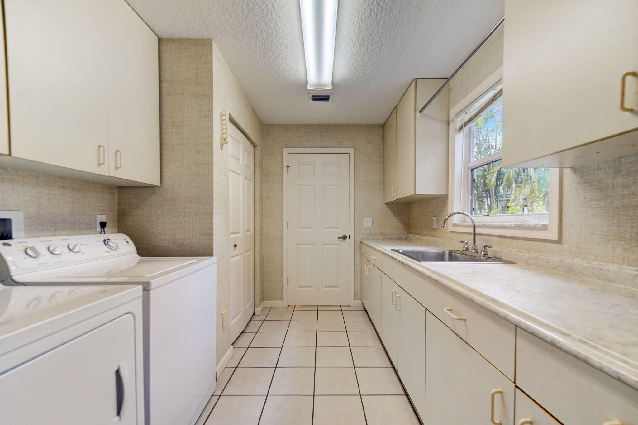 18761 SE River Ridge Road