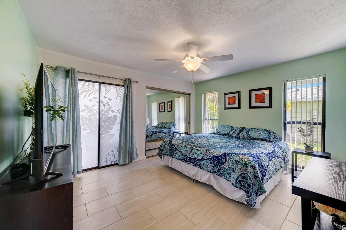 8920 SE Eaglewood Way