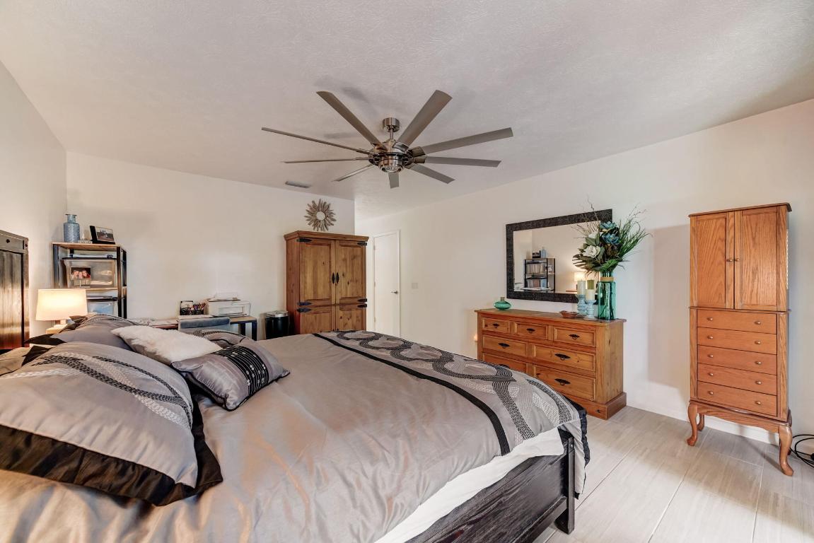 8920 SE Eaglewood Way