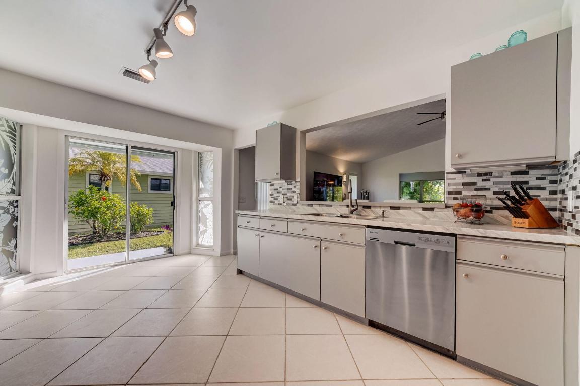 8920 SE Eaglewood Way