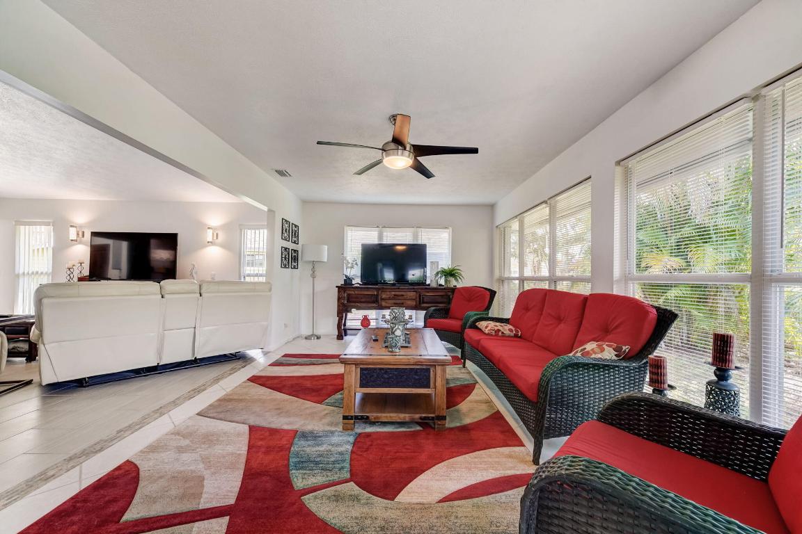 8920 SE Eaglewood Way