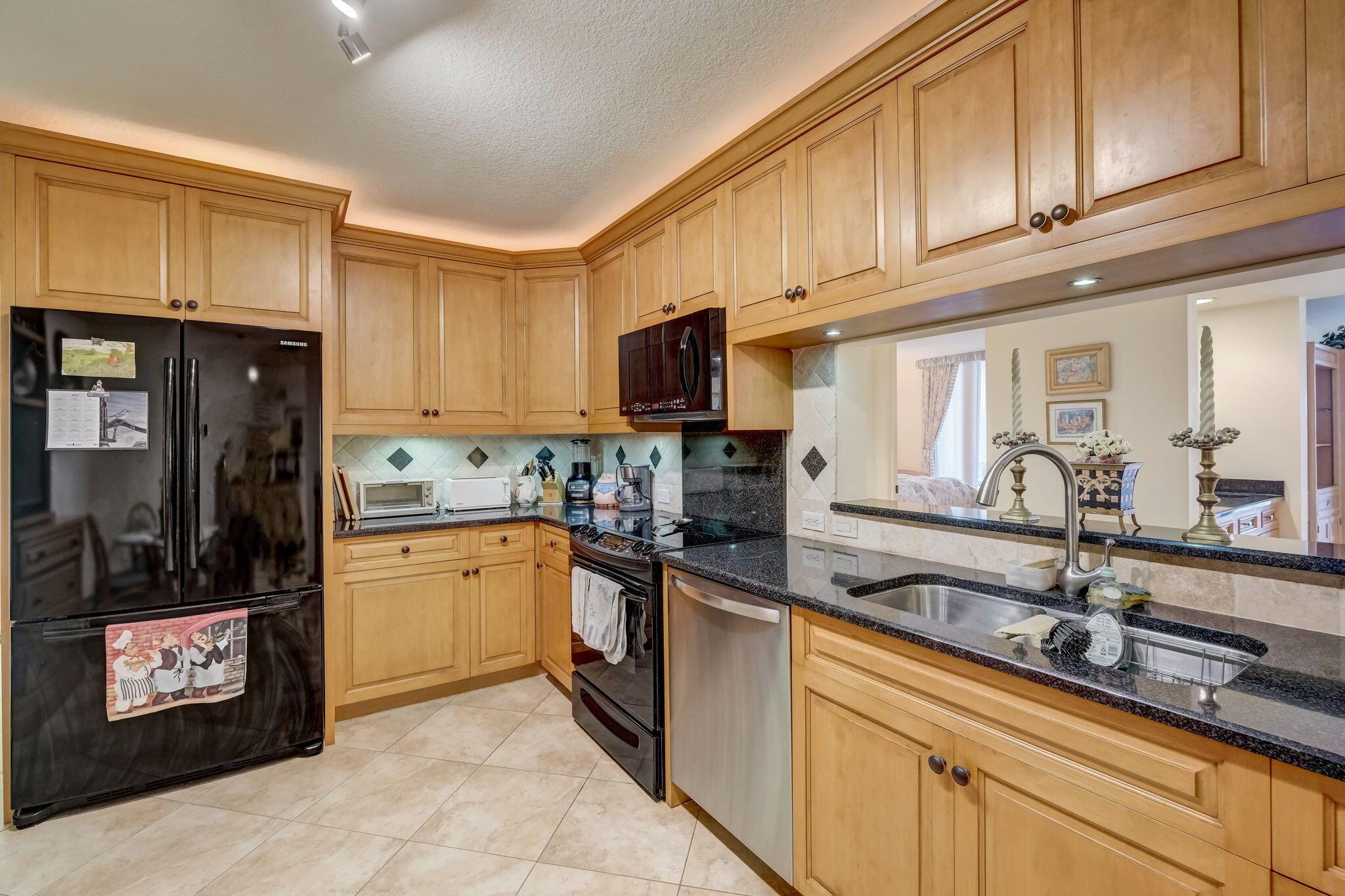 19670 Beach Road C513