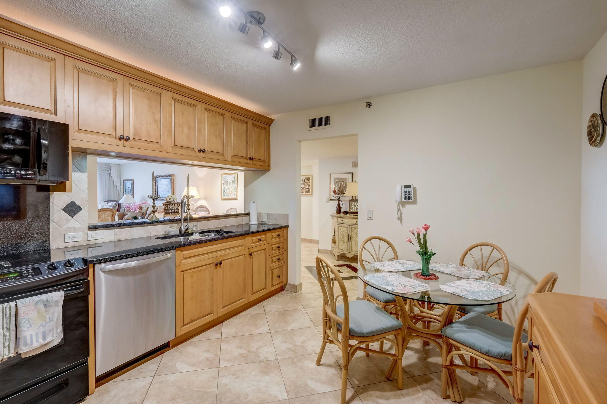 19670 Beach Road C513