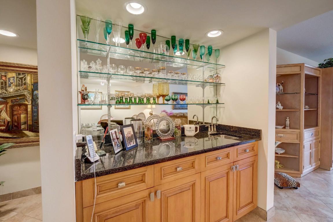 19670 Beach Road C513