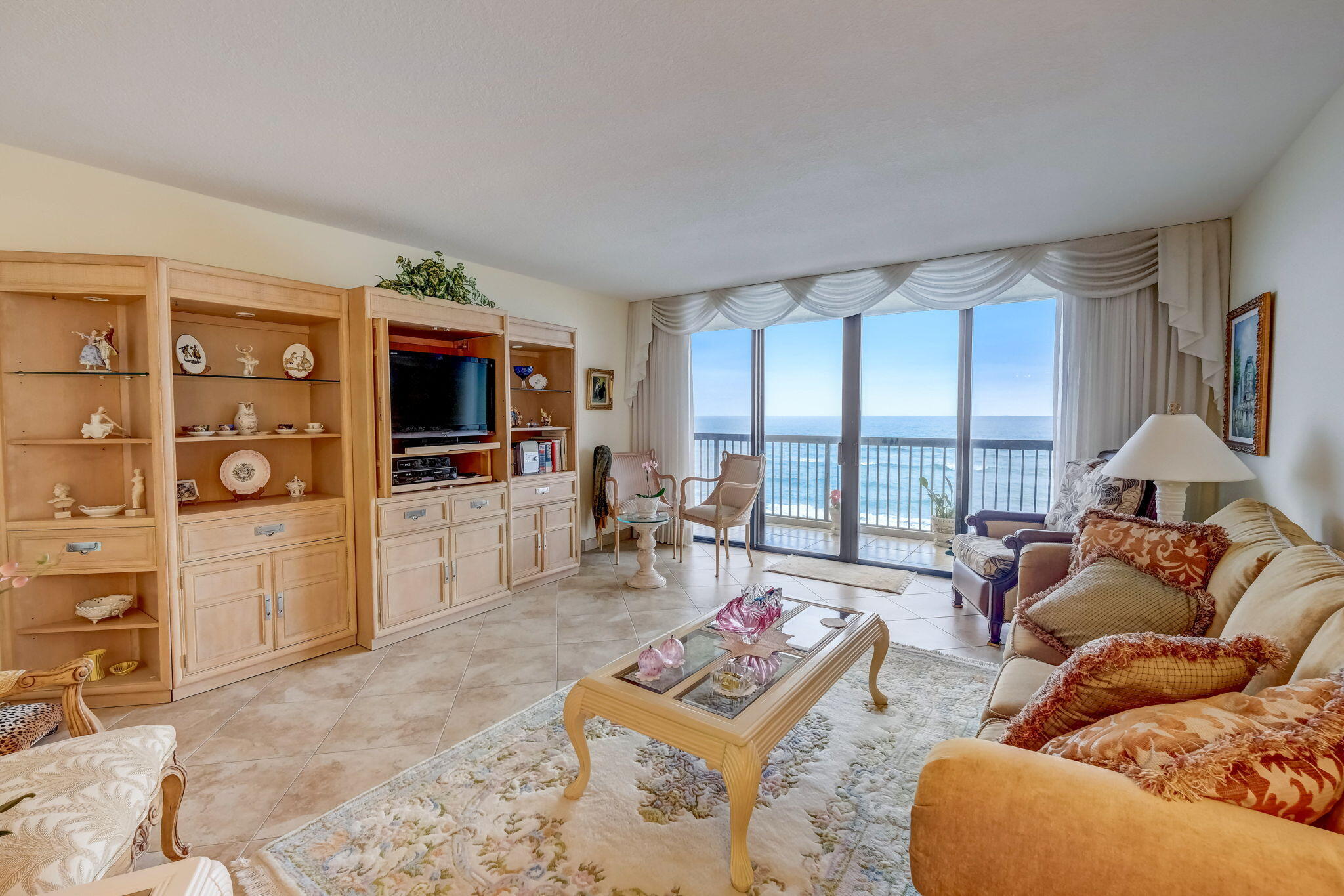 19670 Beach Road C513