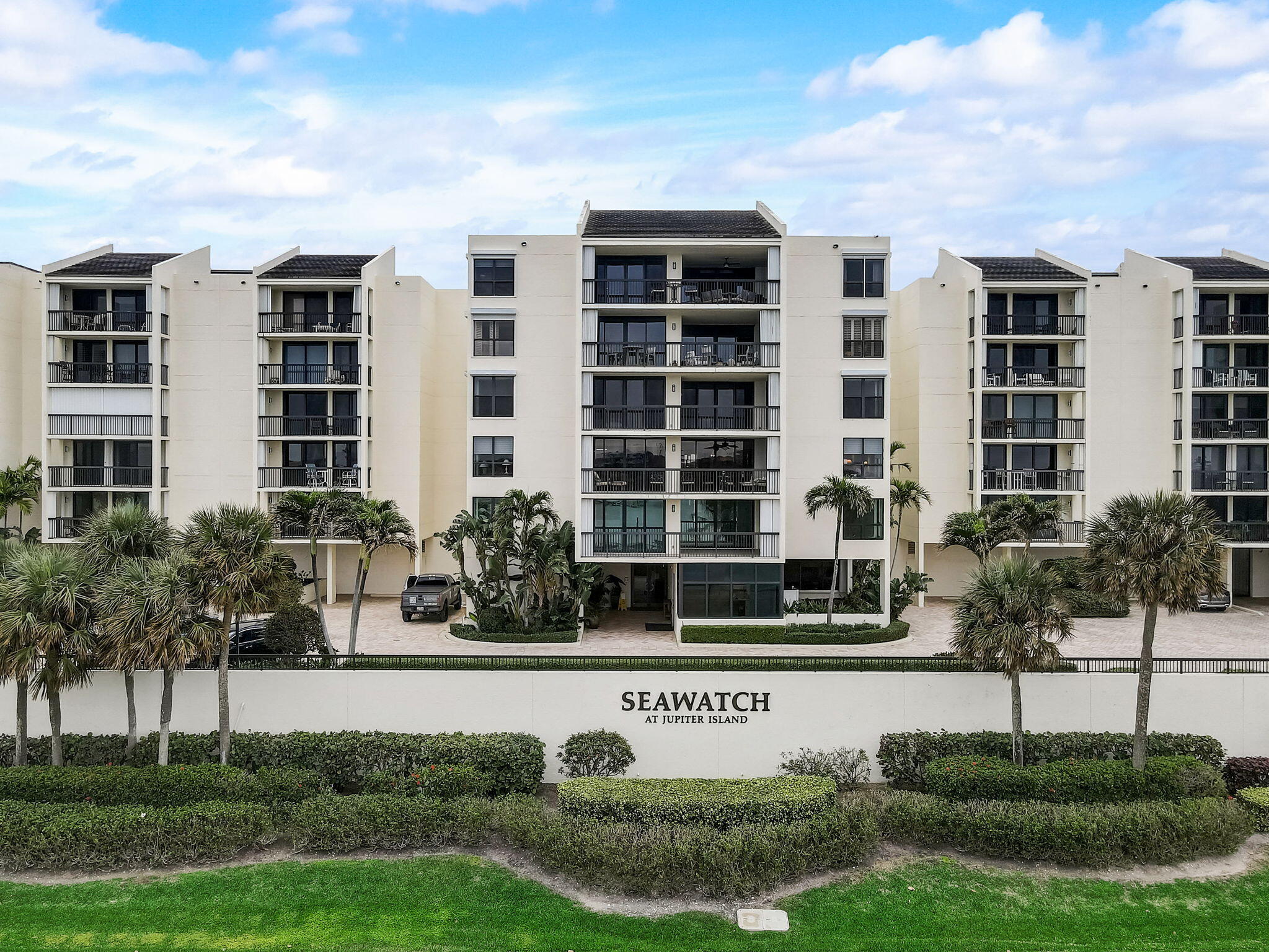 19670 Beach Road C513