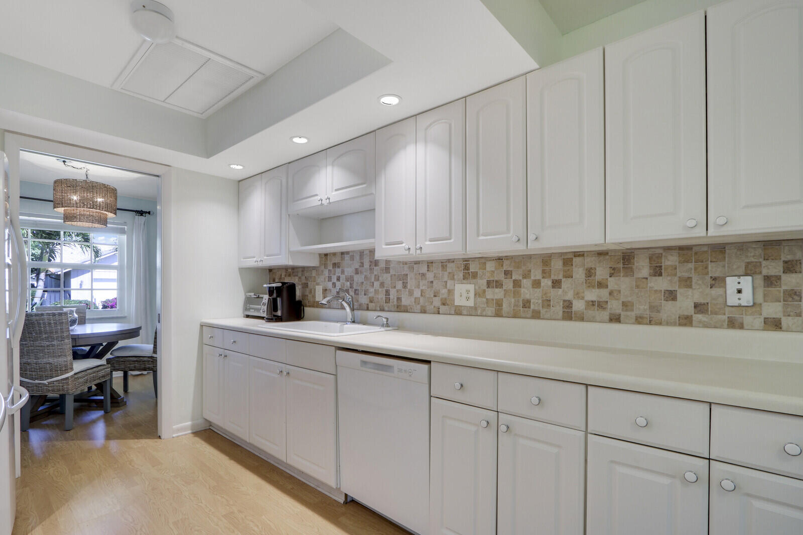 8574 SE Seagrape Way