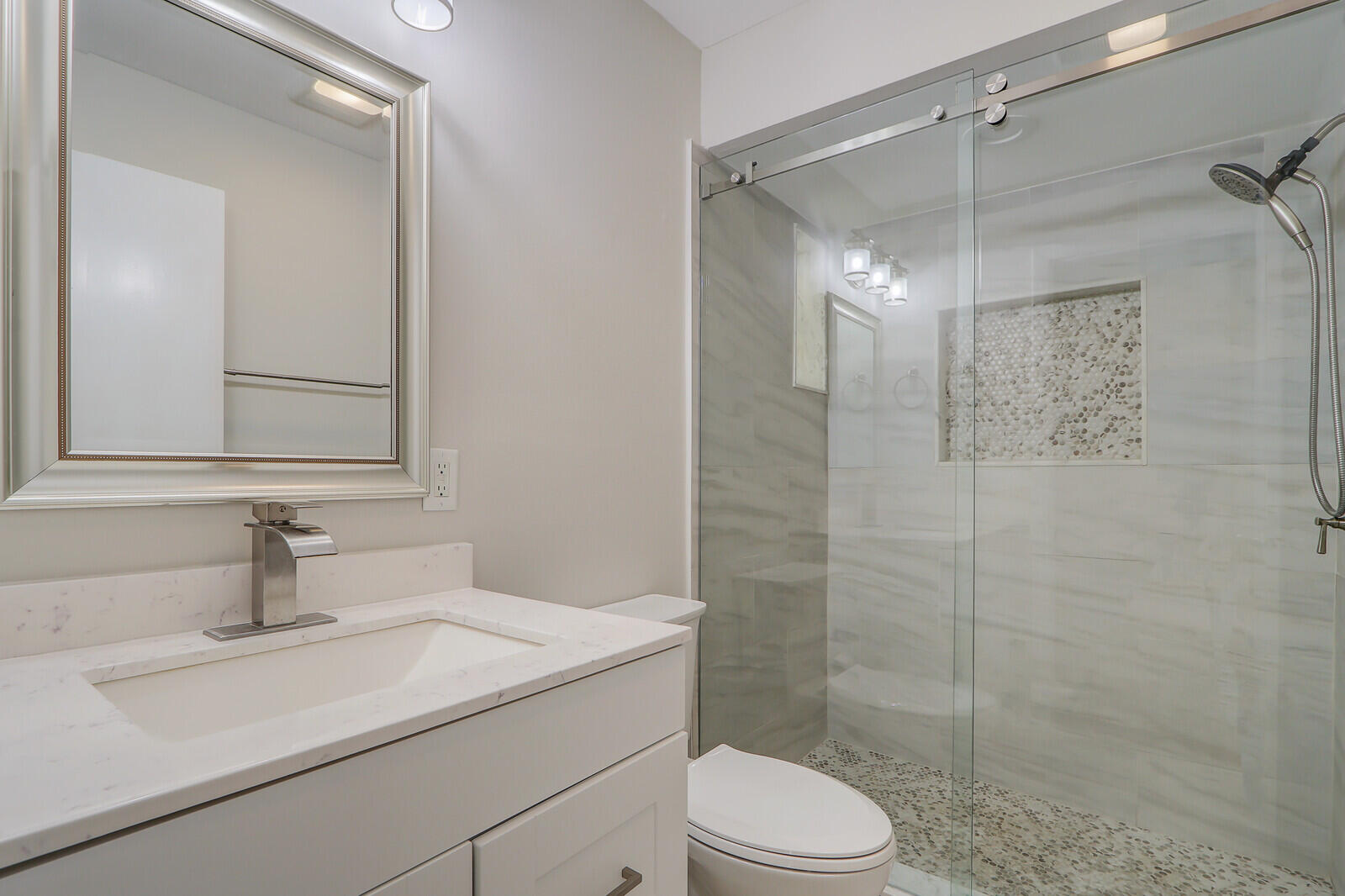 8574 SE Seagrape Way