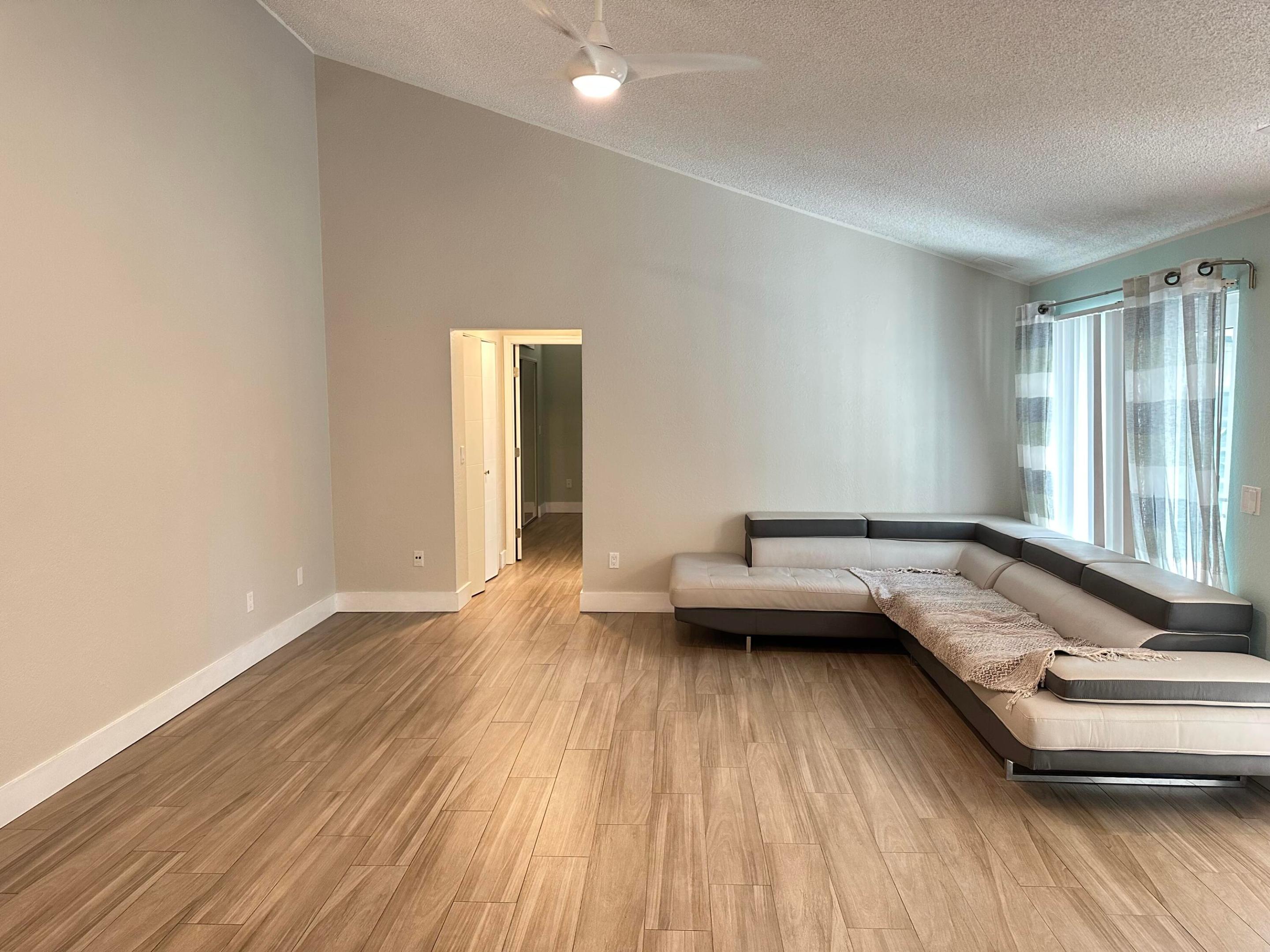 1801 S Us Highway 1 3b