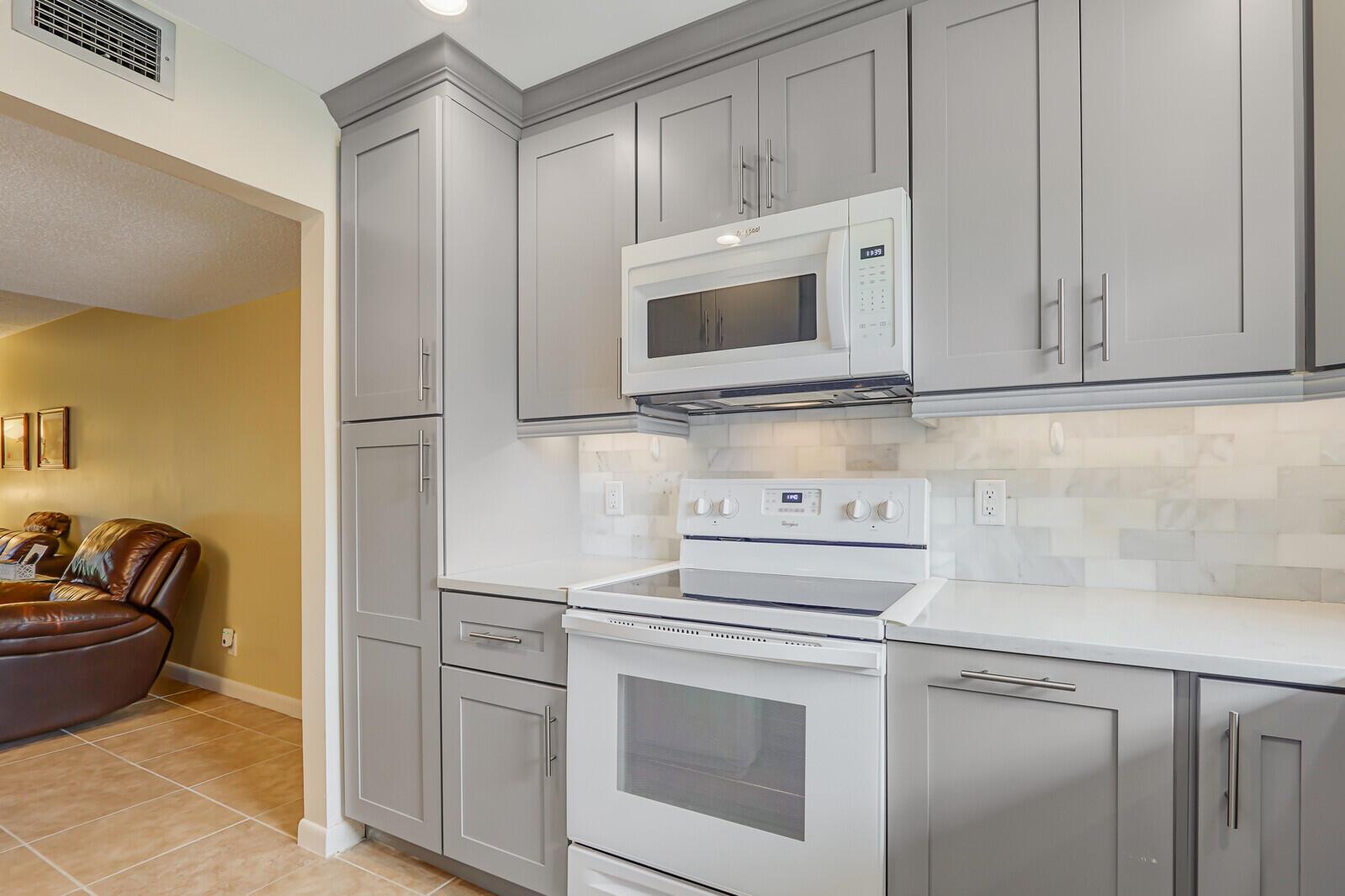 18081 SE Country Club Drive 2