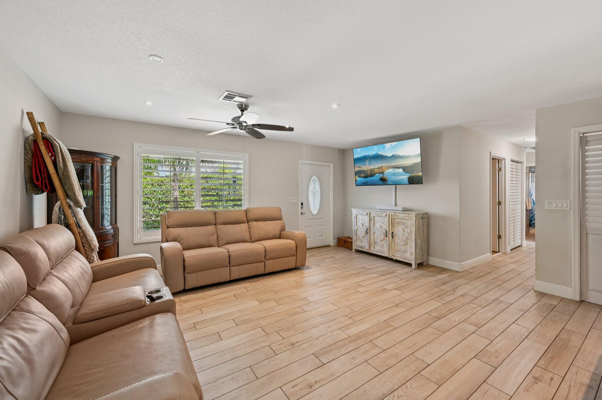 405 E Whitney Drive
