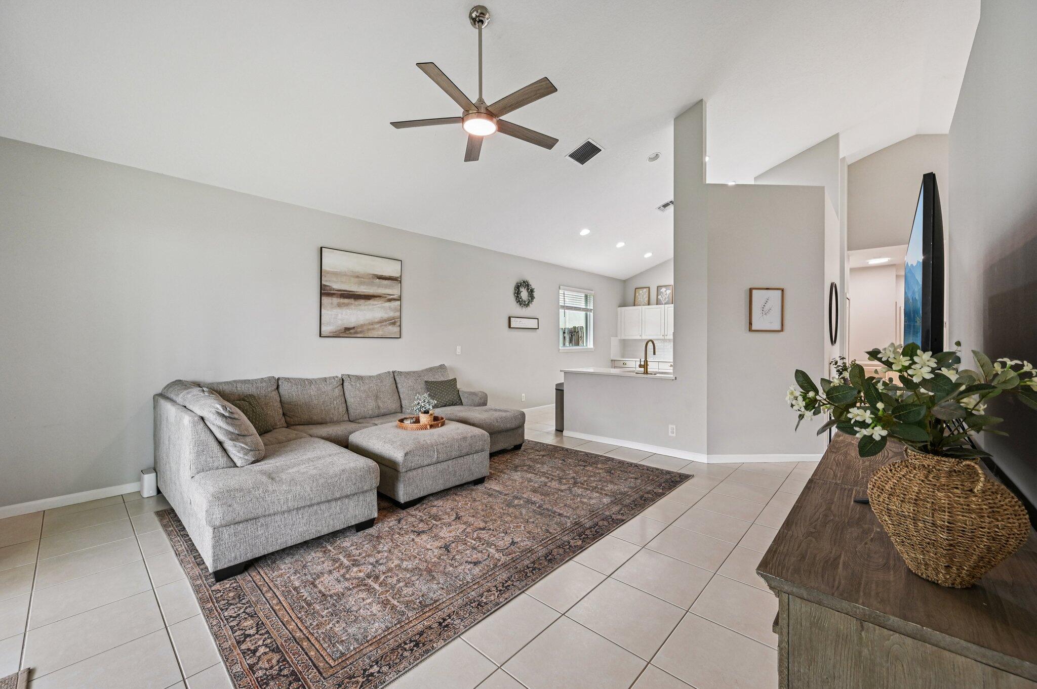 3142 SW Solitaire Palm Drive