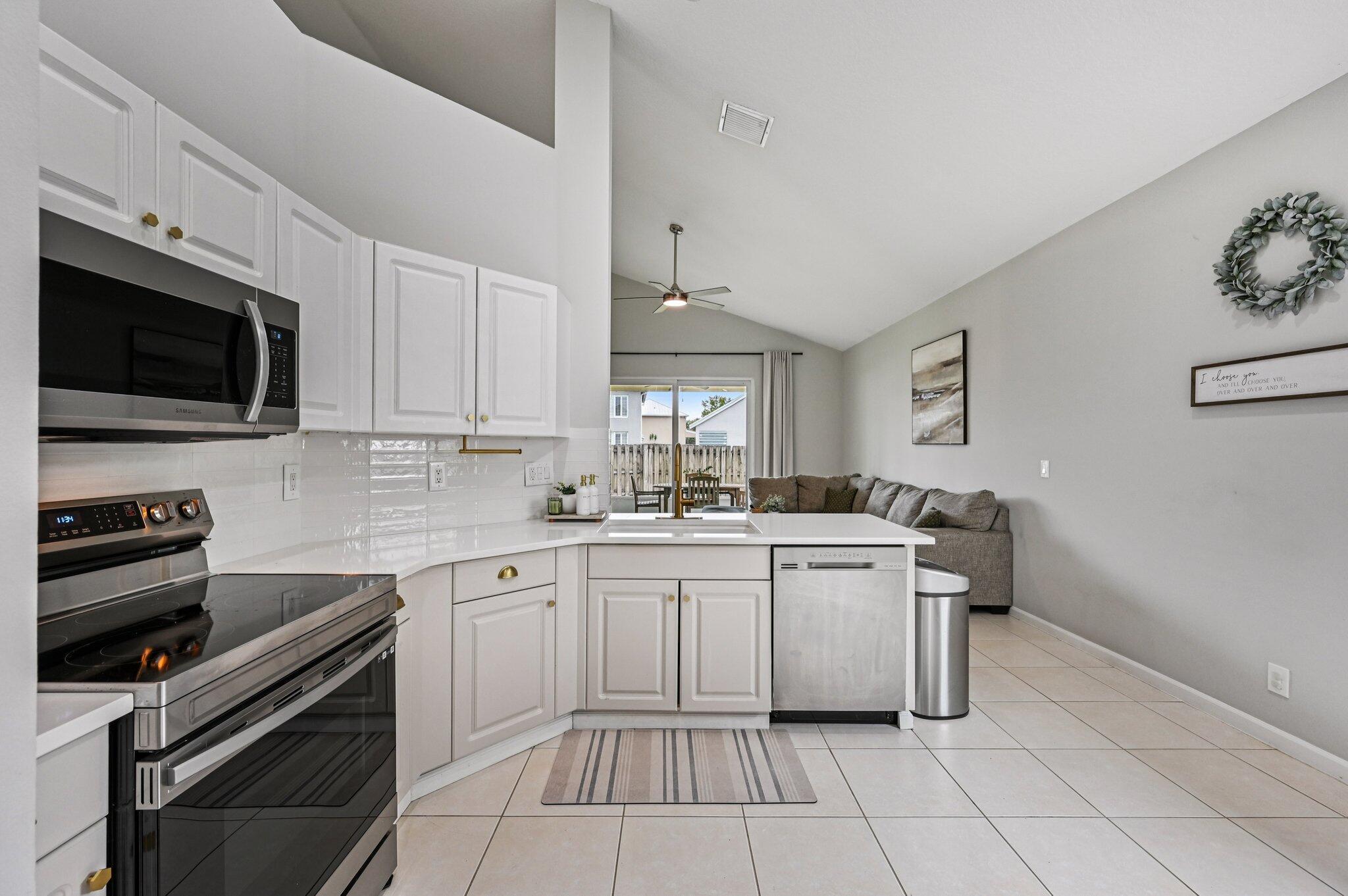 3142 SW Solitaire Palm Drive