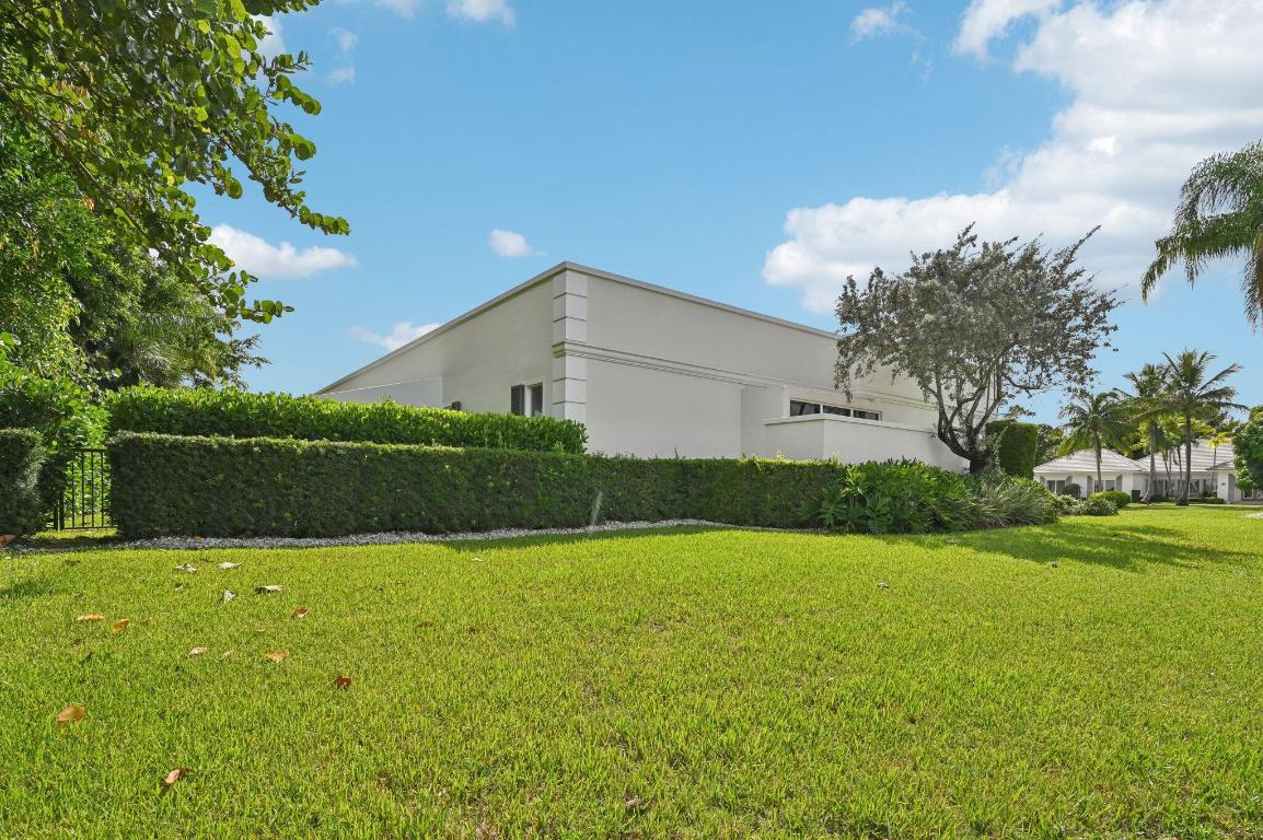 257 N Country Club Drive