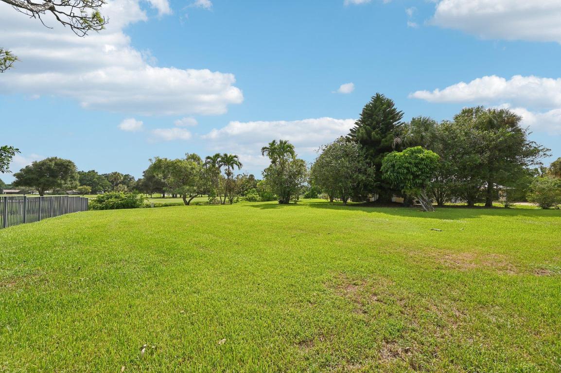 257 N Country Club Drive