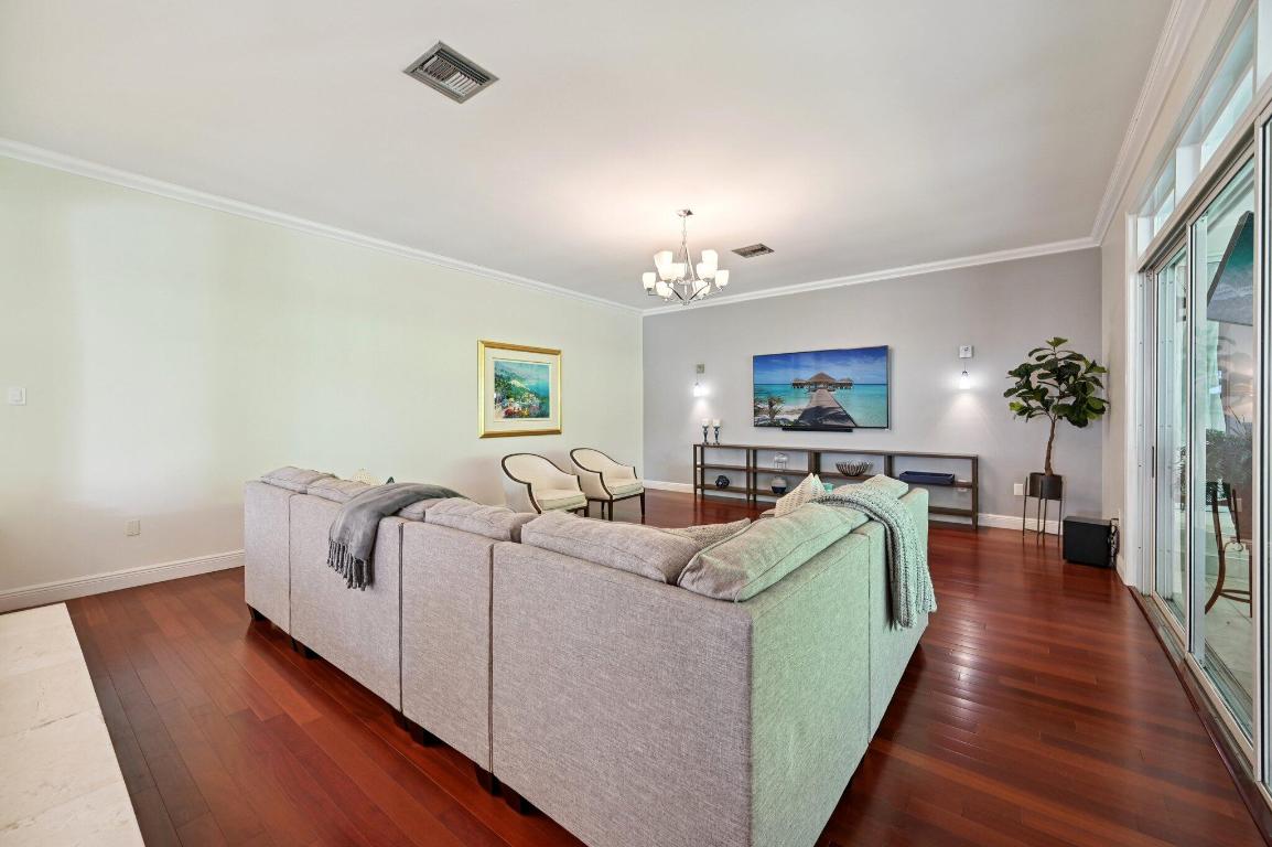 257 N Country Club Drive